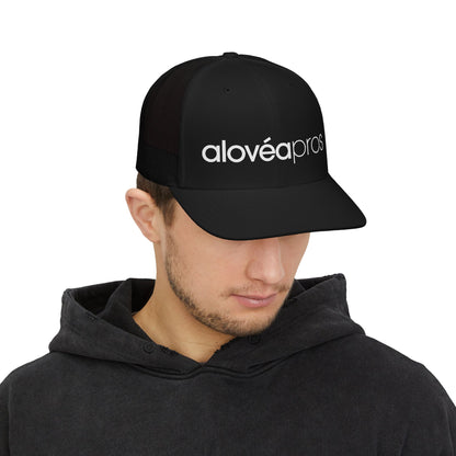 Alovéa Pros | Snapback Mesh Cap | White & Black
